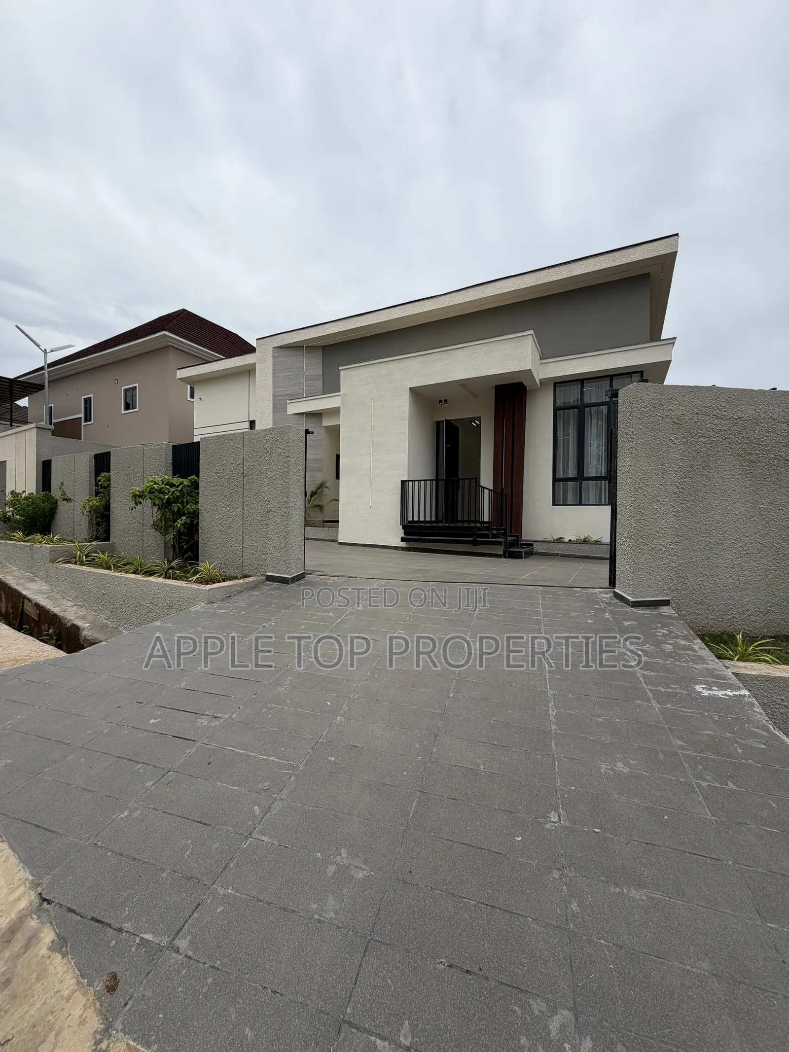 4bdrm Bungalow in Centenary City, Enugu for sale in Enugu