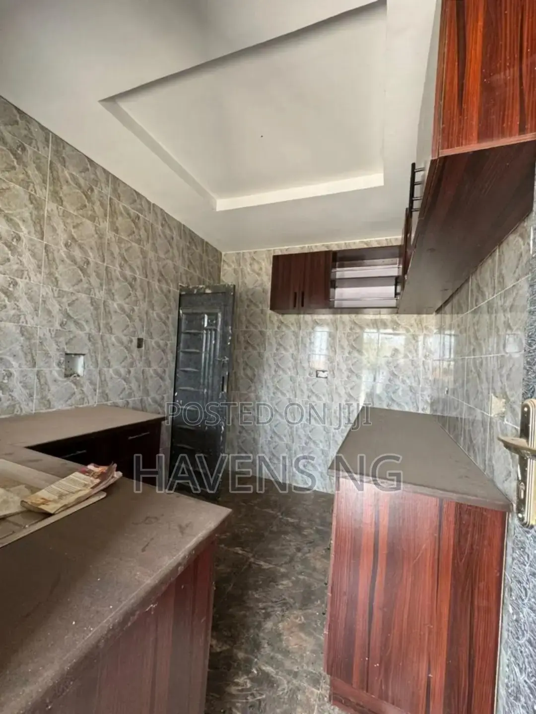 4bdrm Apartment in Apata for sale in Apata