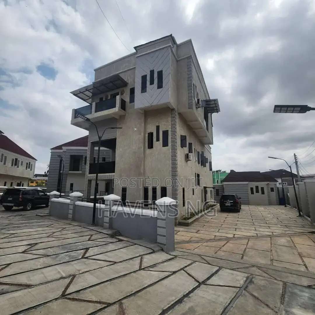 4bdrm Duplex in Bodija for sale in Bodija