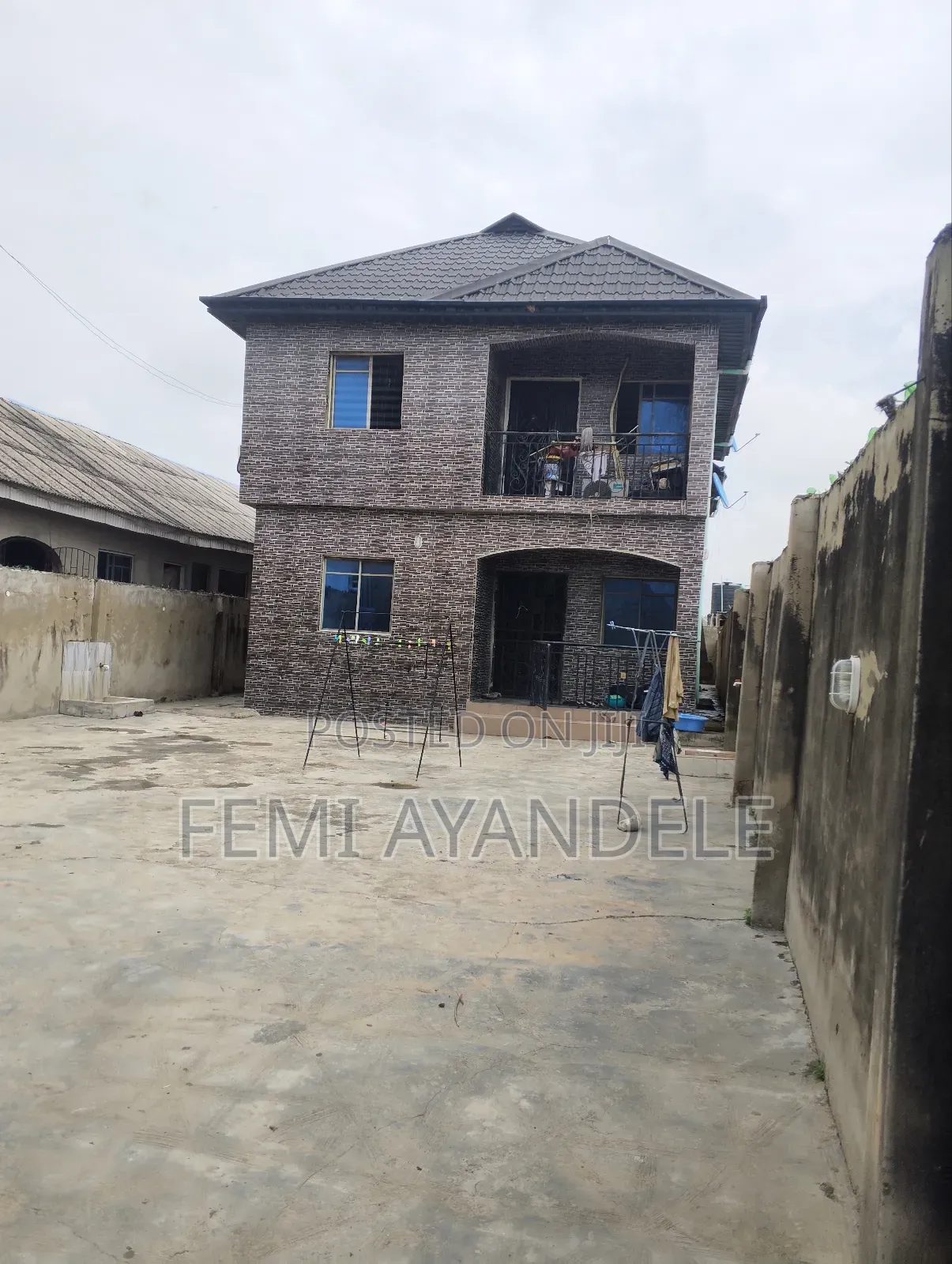 Furnished 10bdrm Block of Flats in Igbogbo Estate for sale in Igbogbo