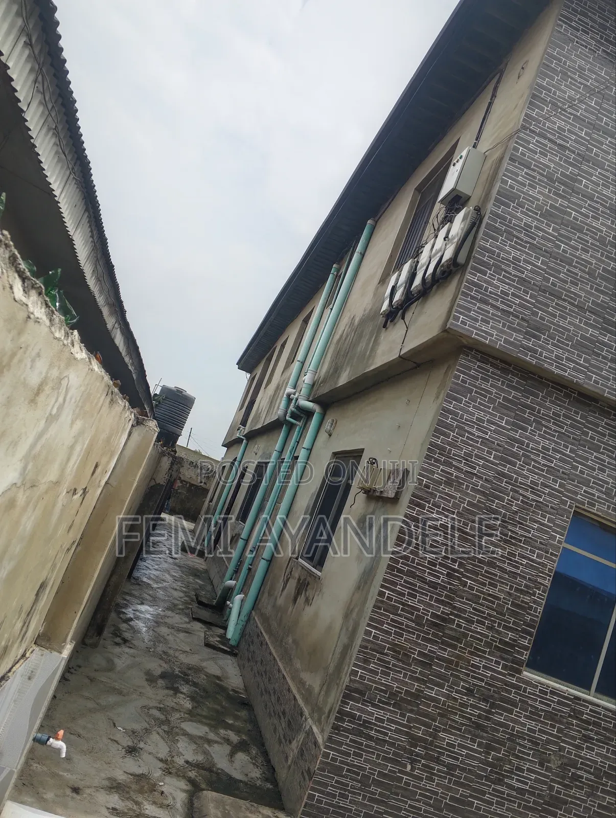 Furnished 10bdrm Block of Flats in Igbogbo Estate for sale in Igbogbo