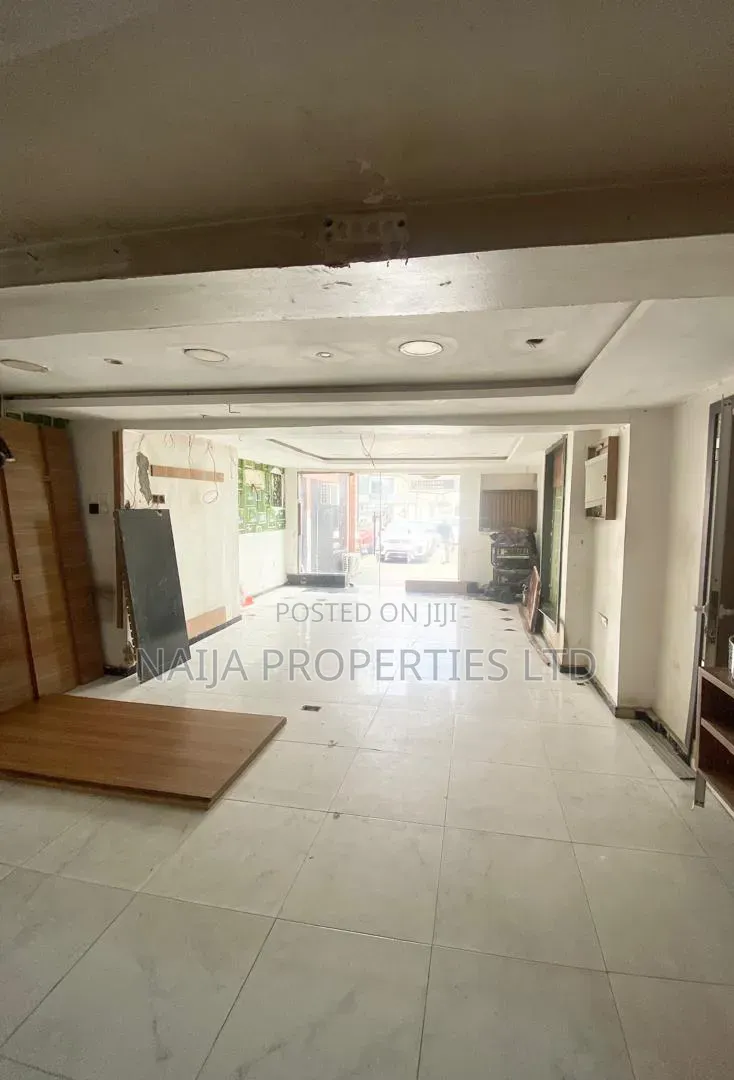 200sqm Office/Shop Space on a Major Rd at Lekki Phase 1 for Rent in Lekki Phase 1