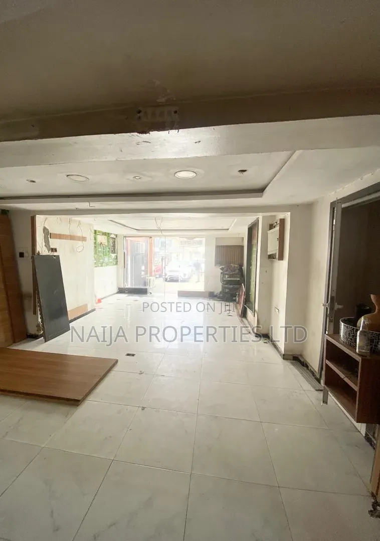 200sqm Office/Shop Space on a Major Rd at Lekki Phase 1 for Rent in Lekki Phase 1