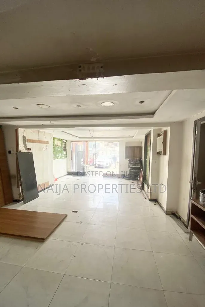 200sqm Office/Shop Space on a Major Rd at Lekki Phase 1 for Rent in Lekki Phase 1