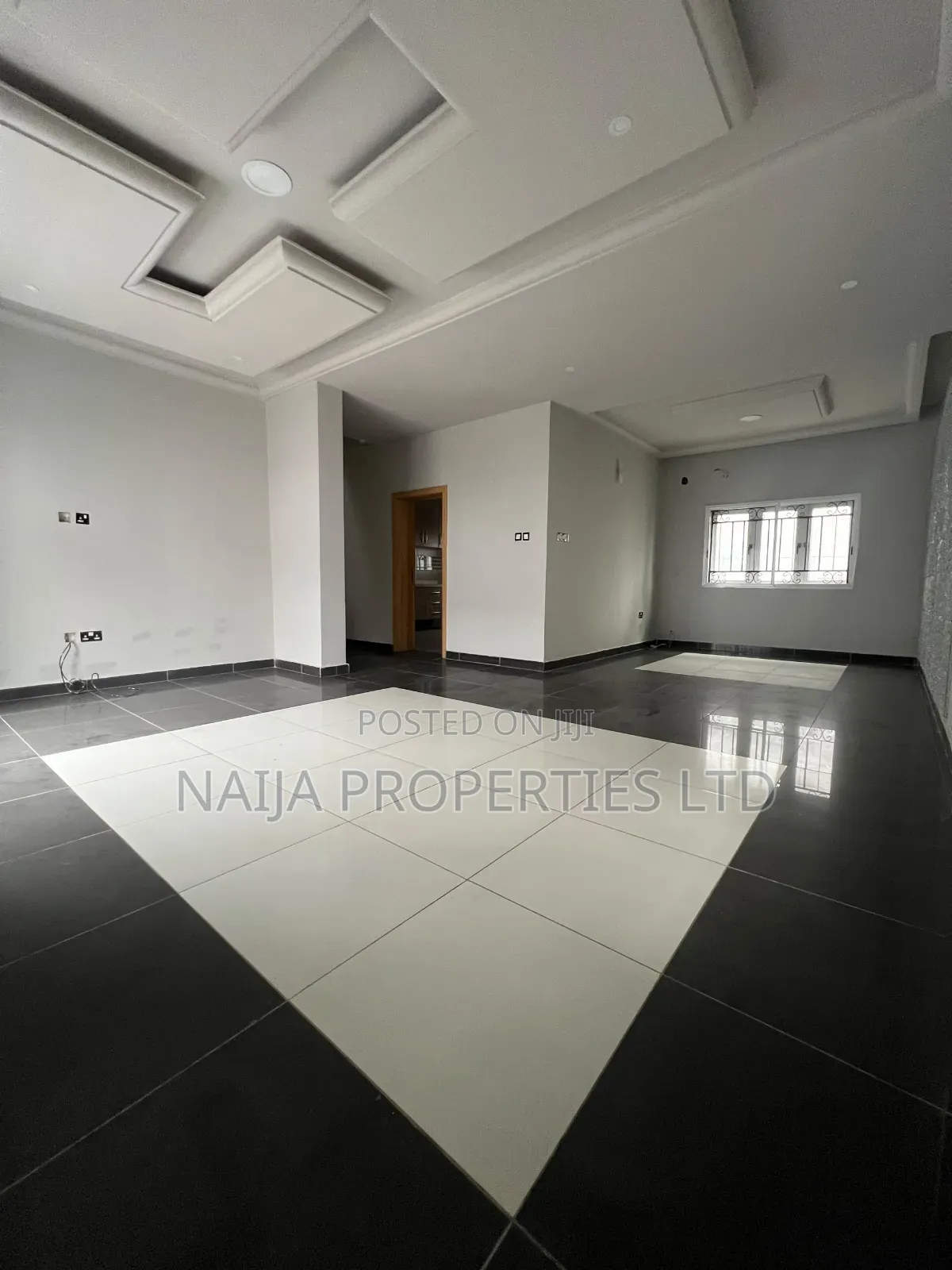 3bdrm Townhouse / Terrace in Lekki Phase 1 Right for rent in Lekki Phase 1