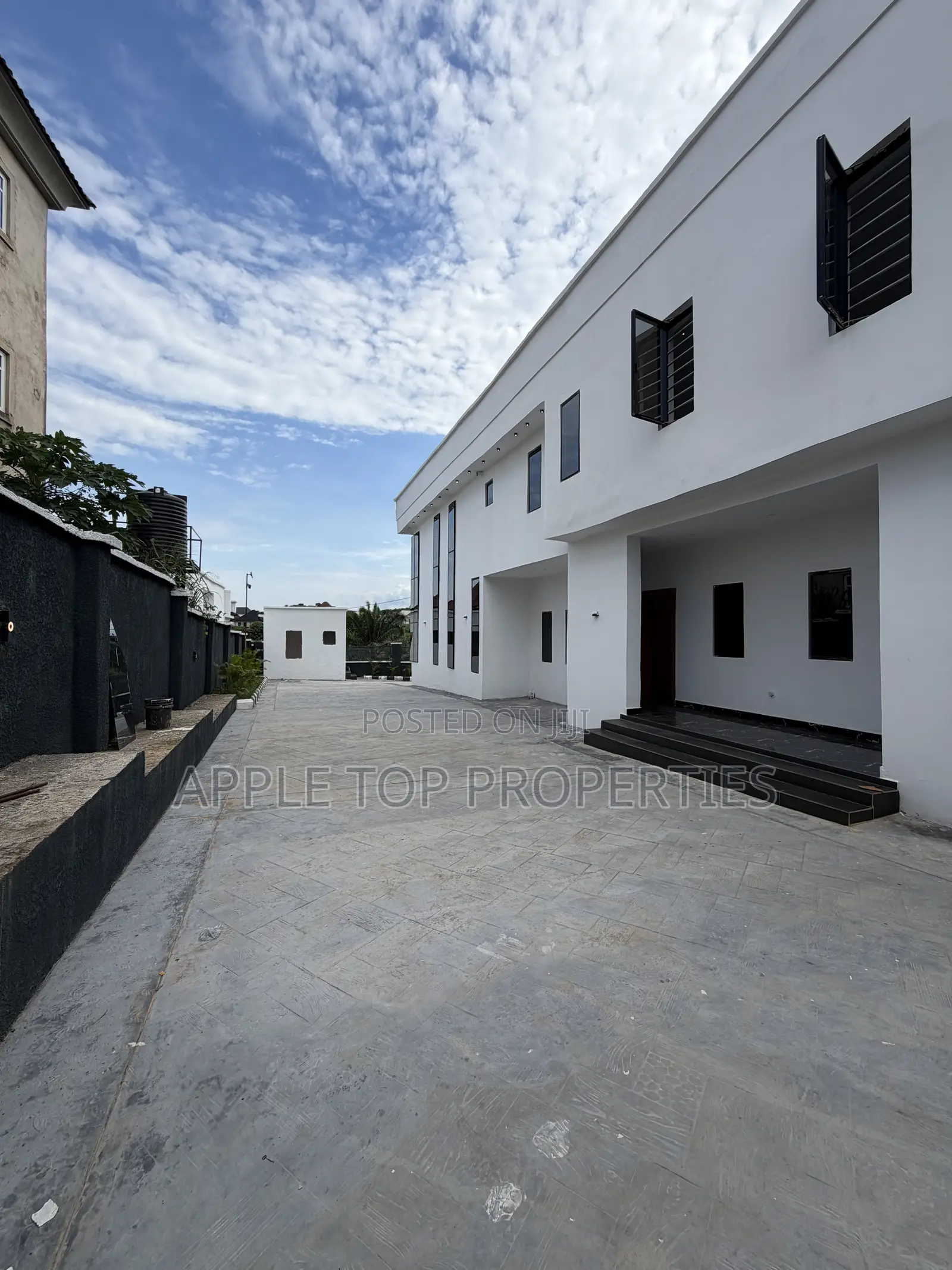4bdrm Duplex in Enugu for sale in Enugu