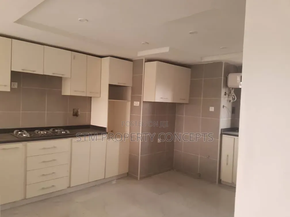 Furnished 3bdrm Apartment in Alaka/Iponri for rent in Alaka/Iponri