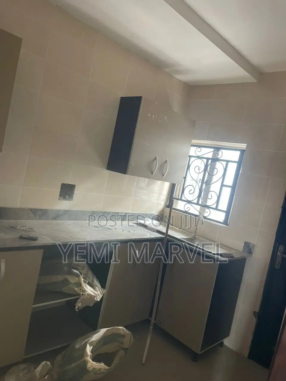 3bdrm Block of Flats in Akuru Complex, for rent in Akala Express