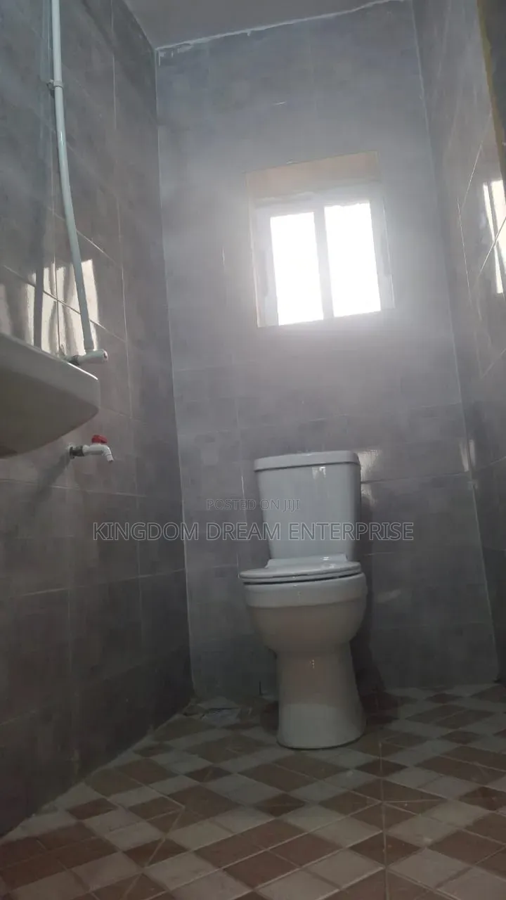 3bdrm Apartment in Surulere Lagos, Ijeshatedo for rent in Ijeshatedo