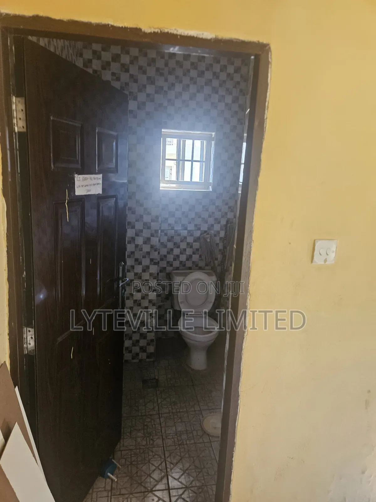Office Space 29sqm in Utako