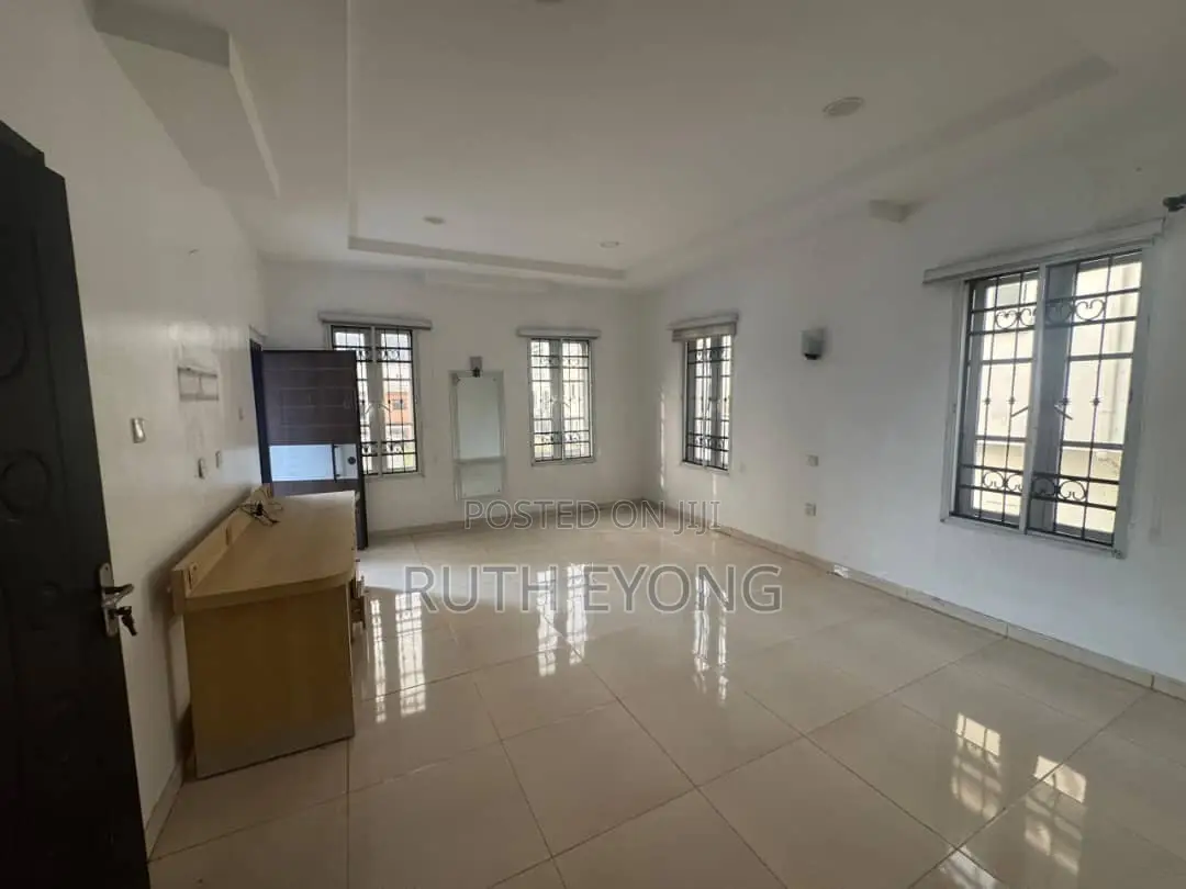 5bdrm Duplex in Lekki County Home, Ikota for rent in Ikota