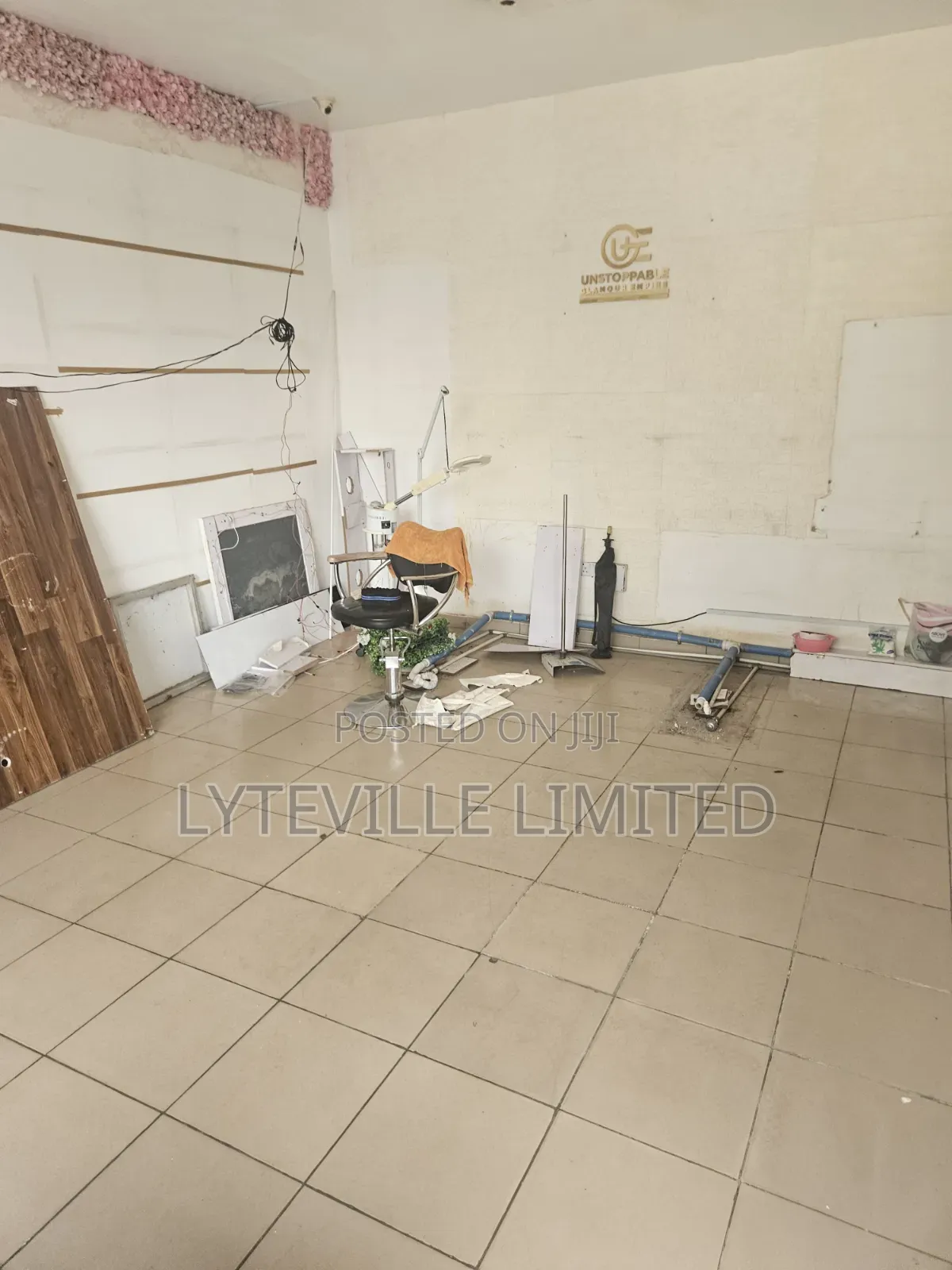 Office Space 32sqm in Utako