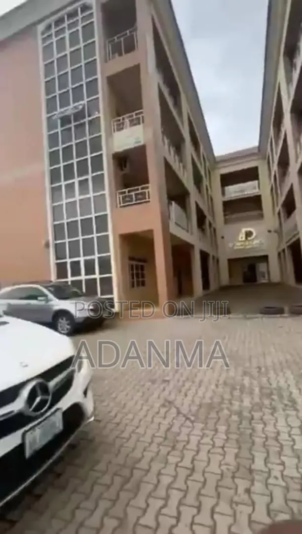 Plaza for Sale in Jabi