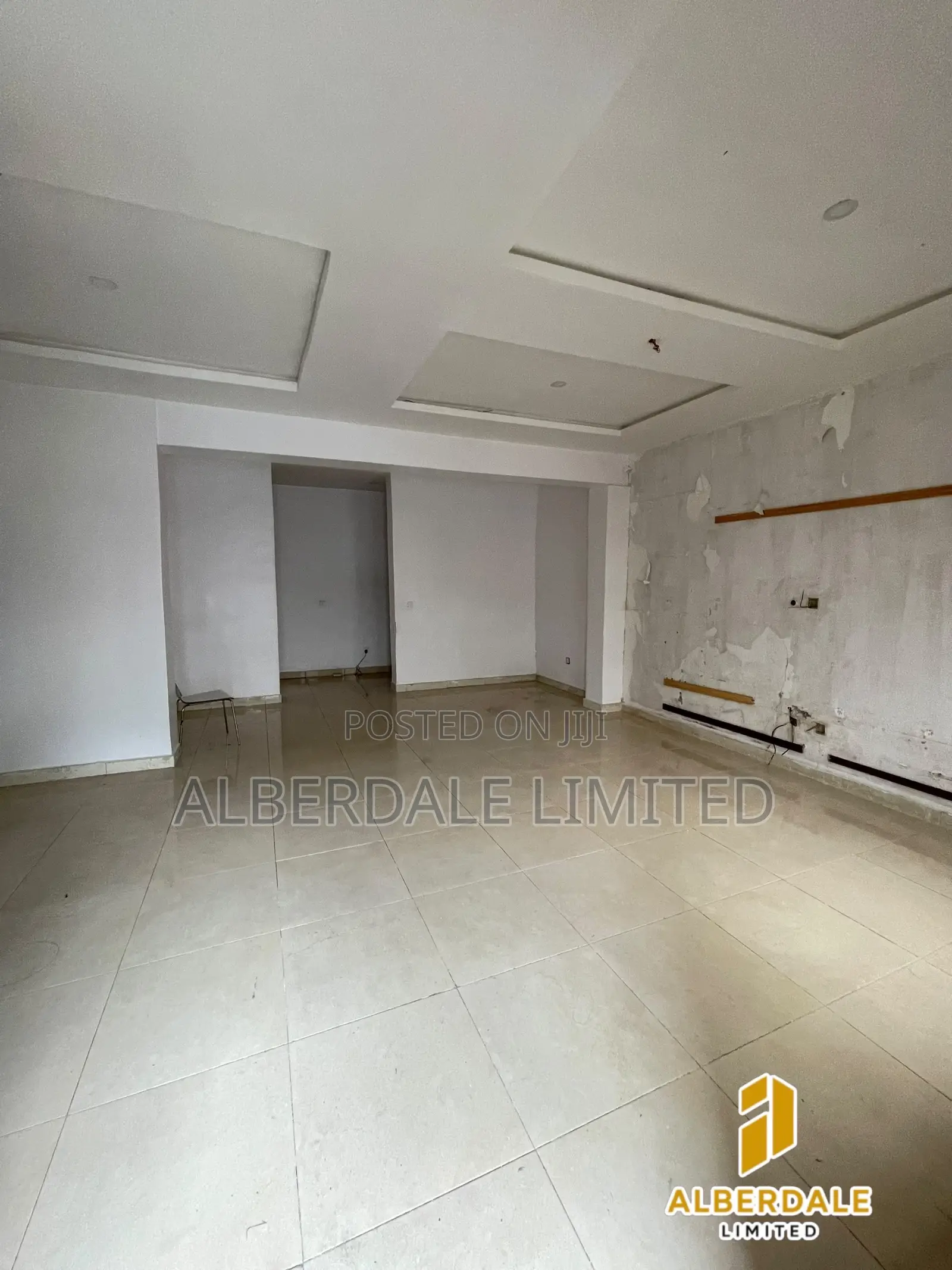 2bdrm Block of Flats in Chevron for rent in Chevron