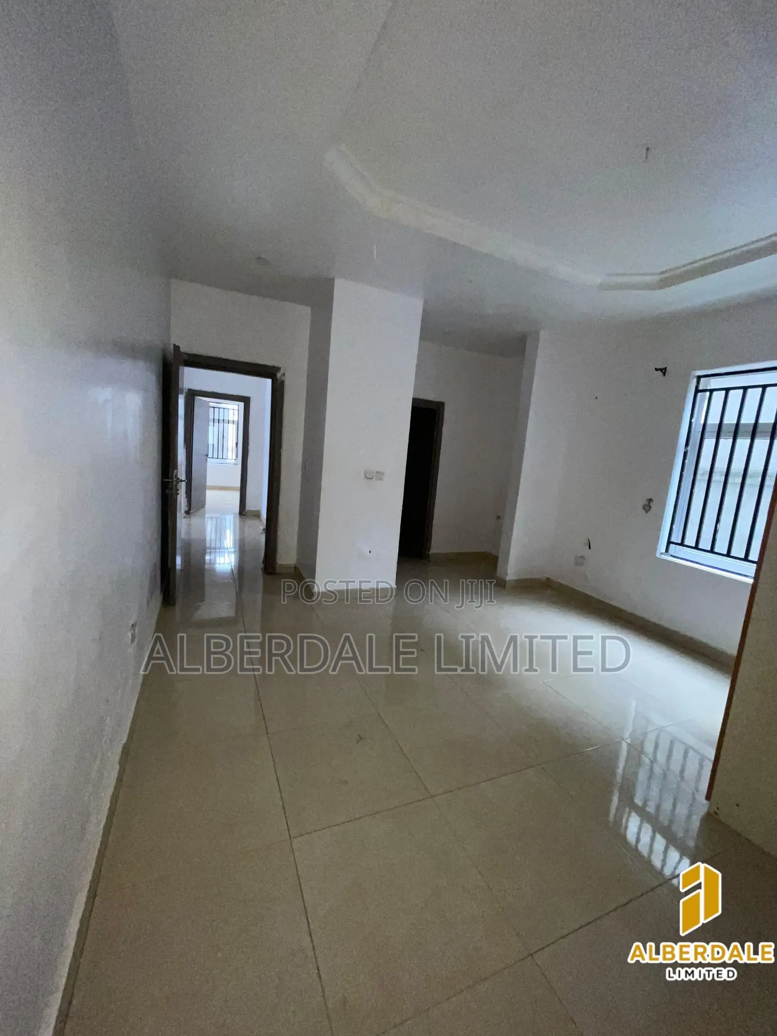 2bdrm Block of Flats in Chevron for rent in Chevron
