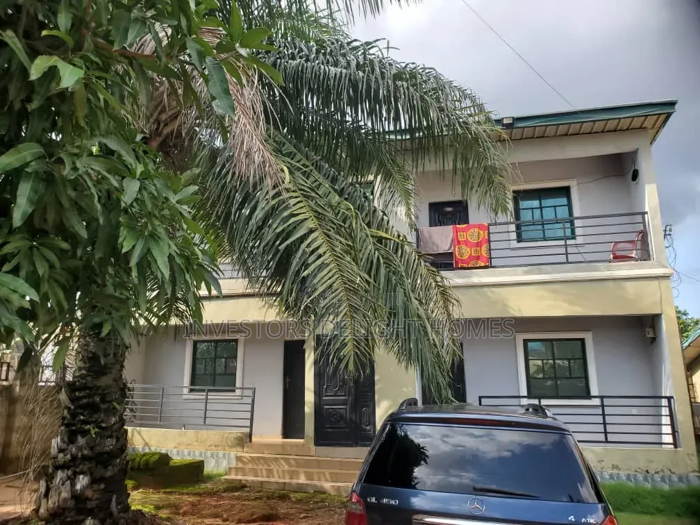 4bdrm Block of Flats in Oshimili North for sale in Oshimili North