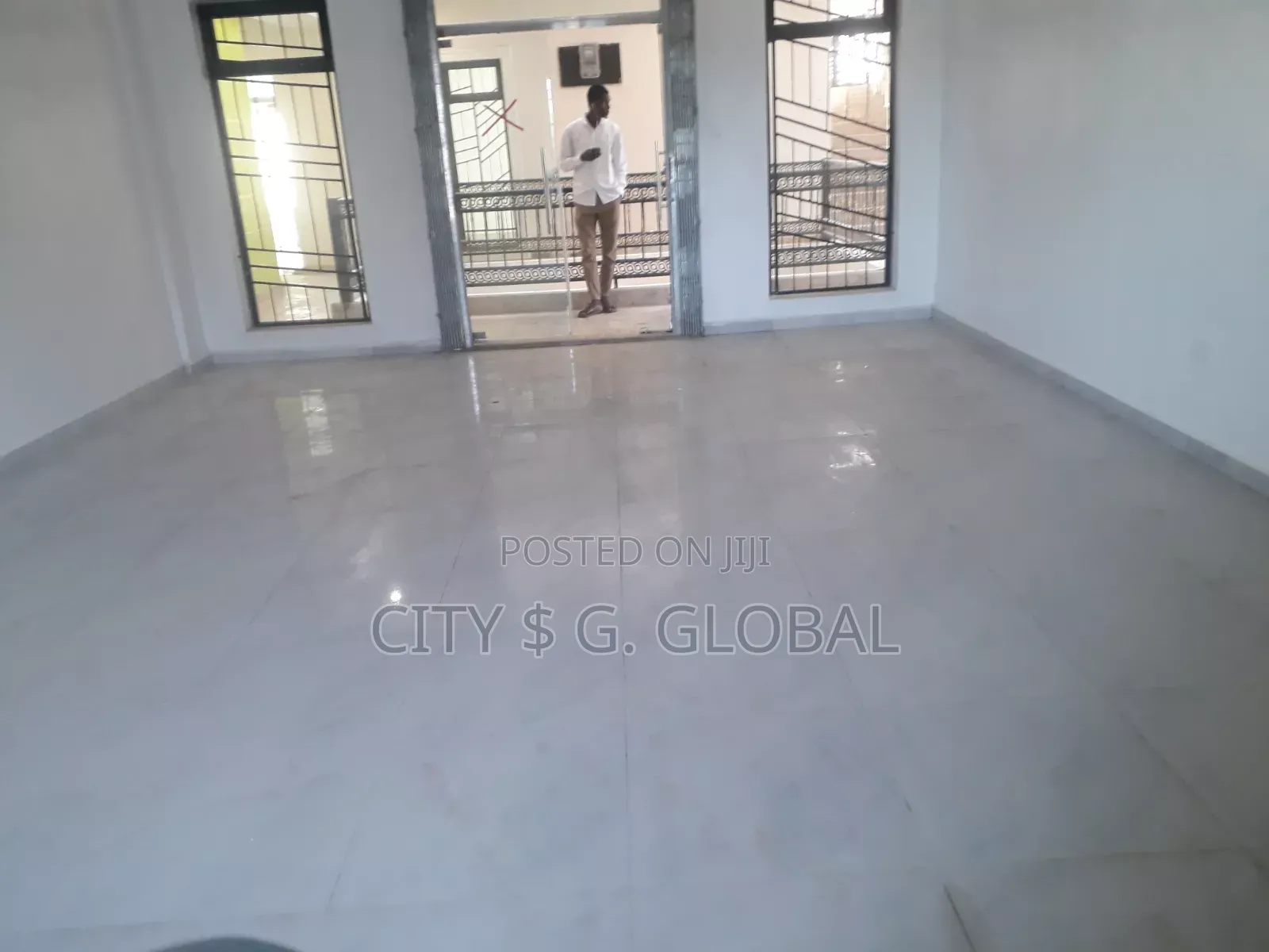 Shop Space and Office Space in Zone 5 / Wuse