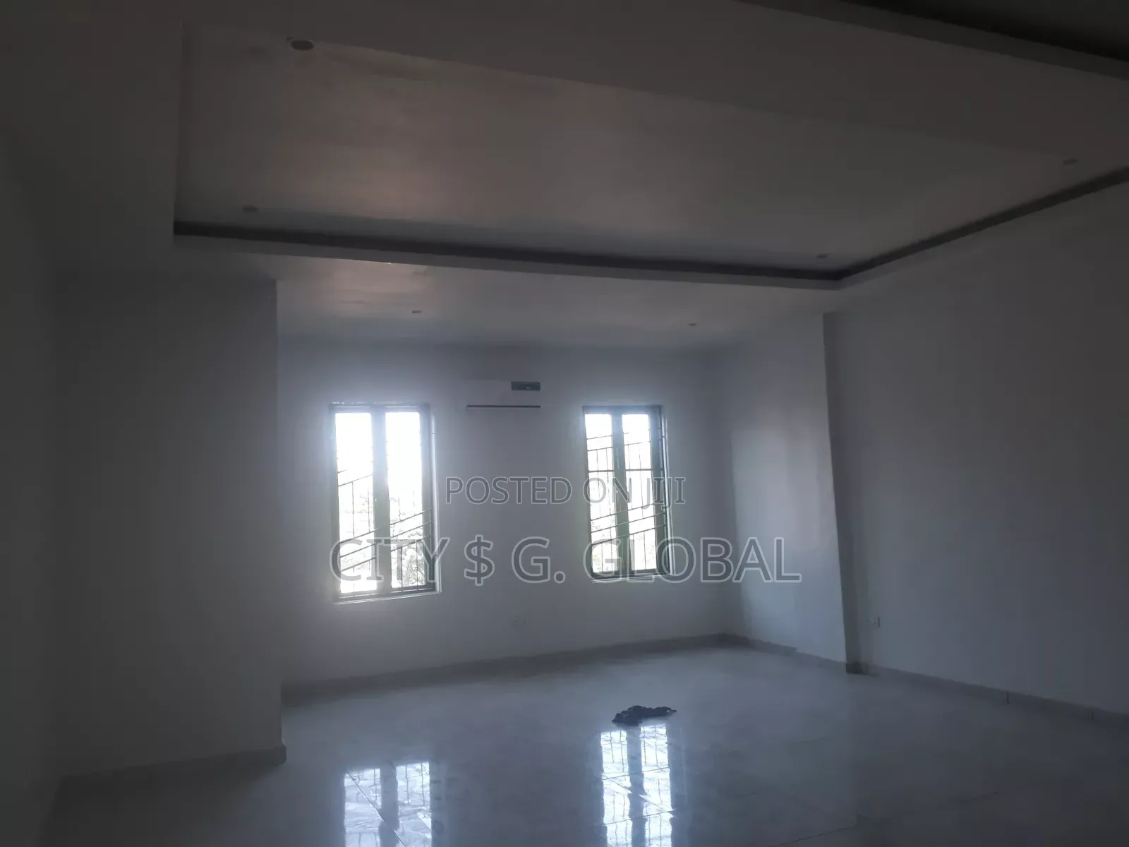 Shop Space and Office Space in Zone 5 / Wuse