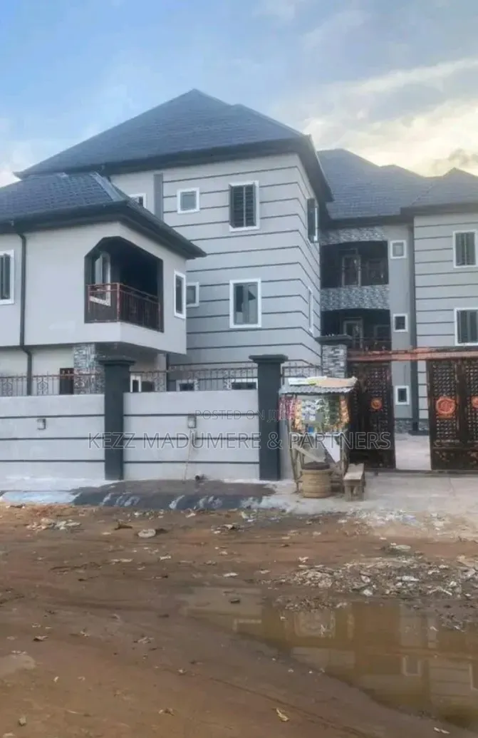 10bdrm Block of Flats in Spibat Umudagu Prof. for sale in Owerri