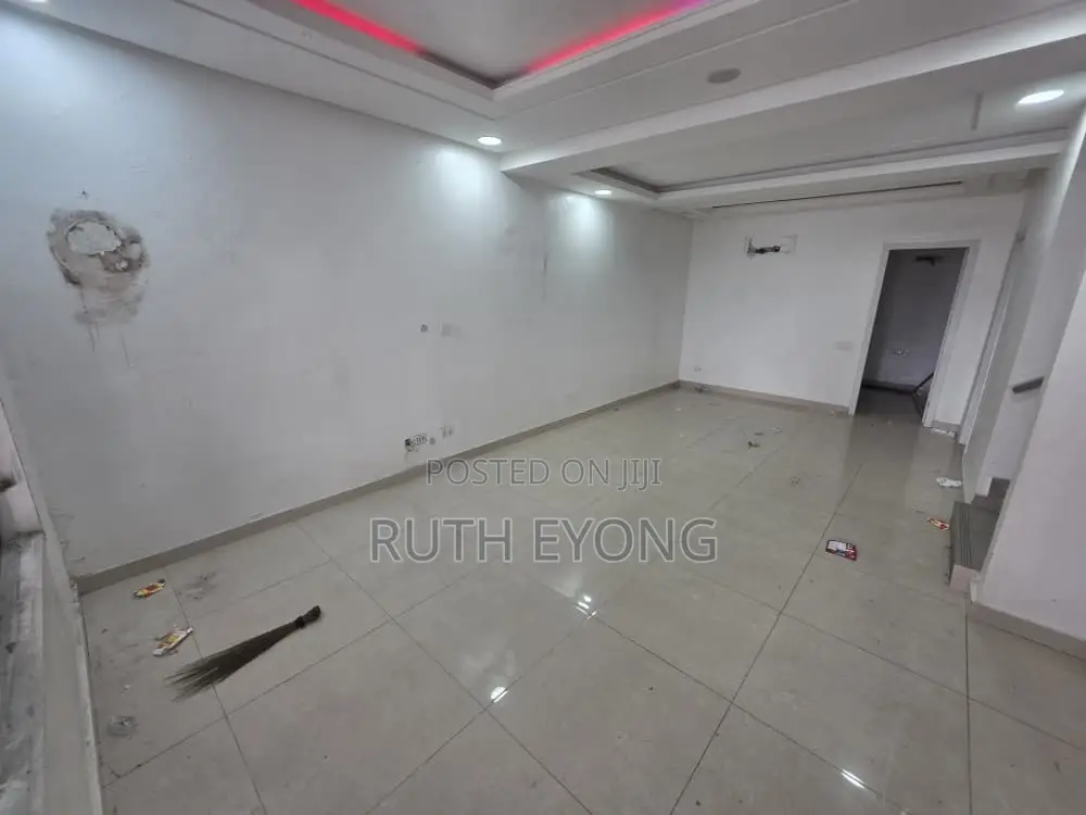 4bdrm Townhouse / Terrace in Ologolo Lagos for rent in Ologolo