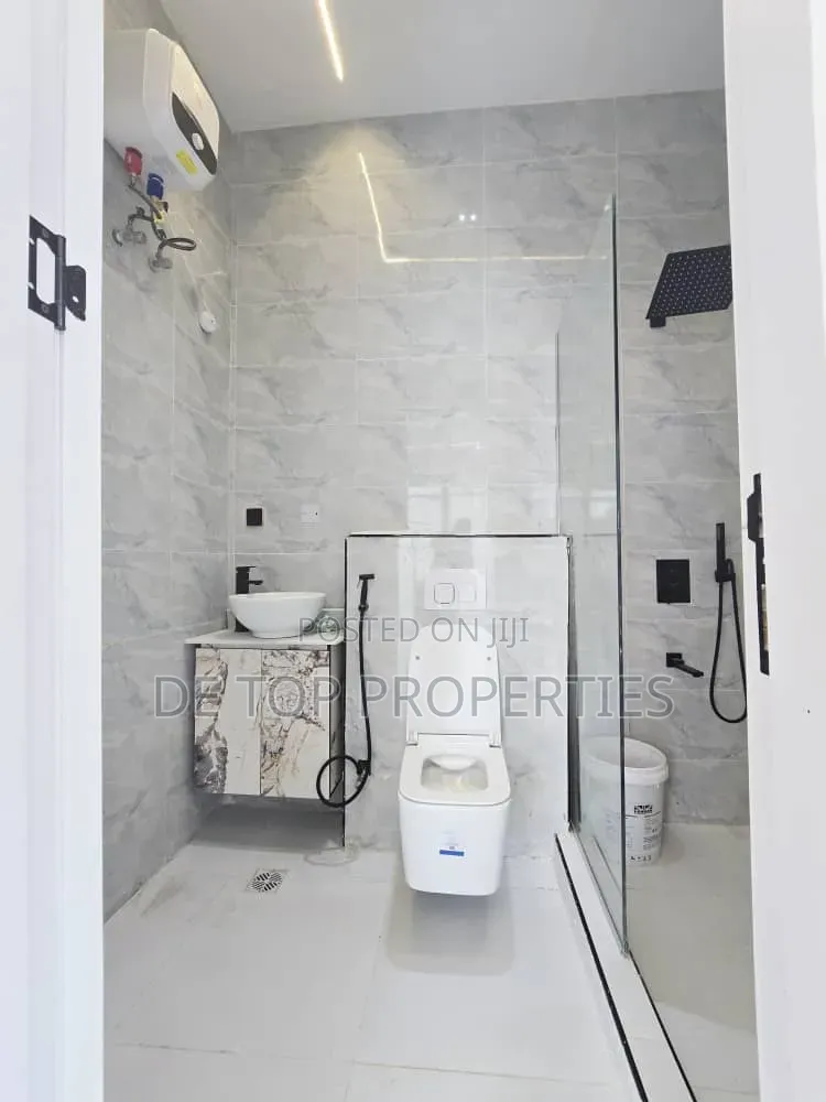 3bdrm Duplex in Oral Estate Lekki for sale in Lekki Phase 1