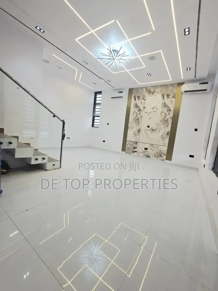 3bdrm Duplex in Oral Estate Lekki for sale in Lekki Phase 1