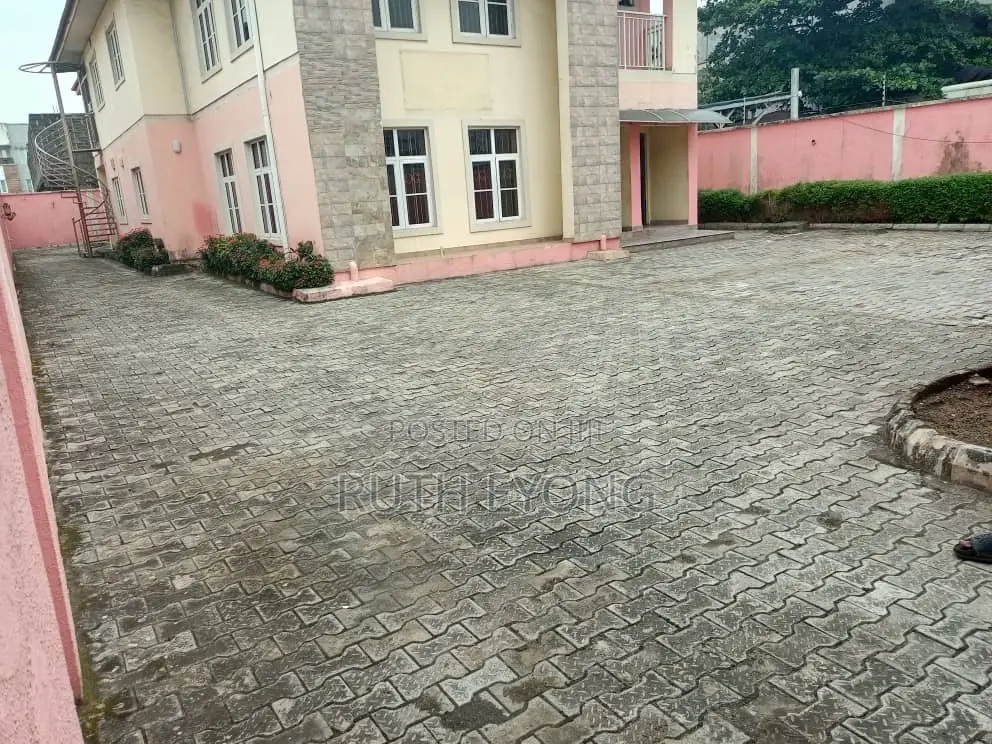 6bdrm House in Right Hand Side Of for rent in Lekki Phase 1