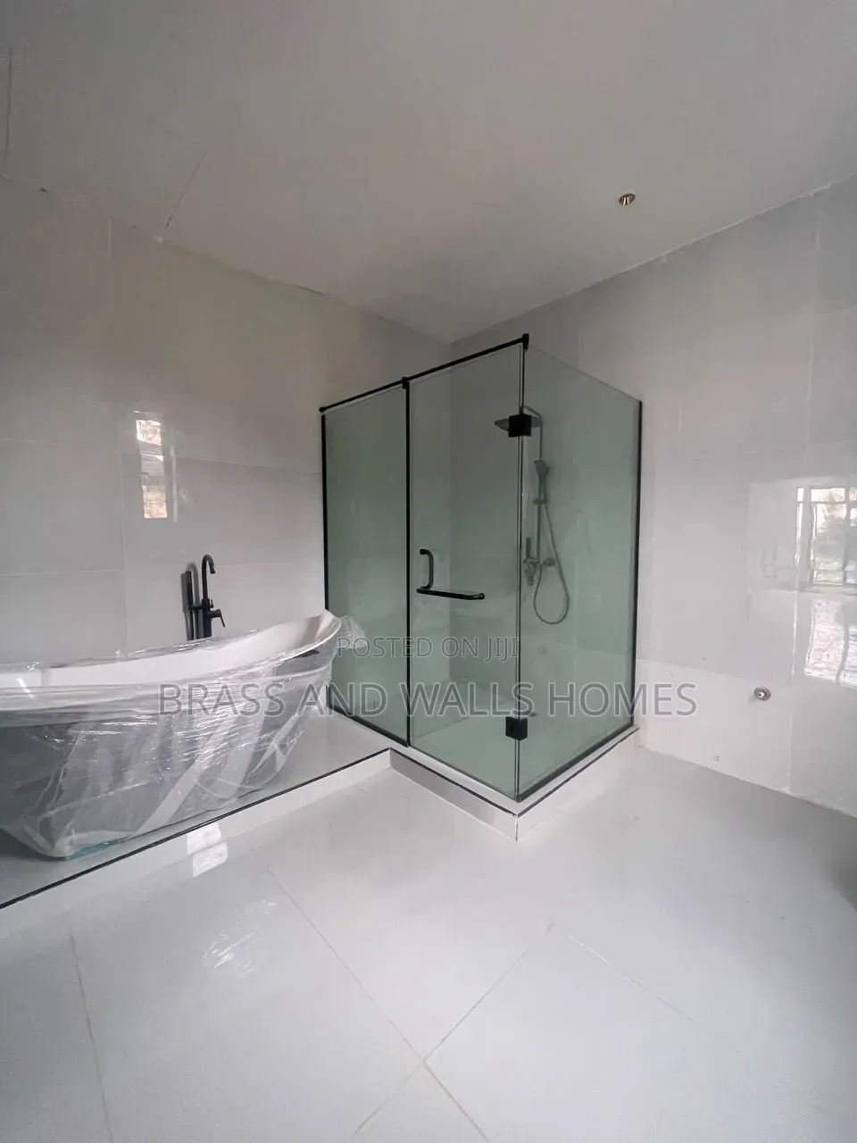 Furnished 5bdrm Duplex in Lakowe for sale in Lakowe