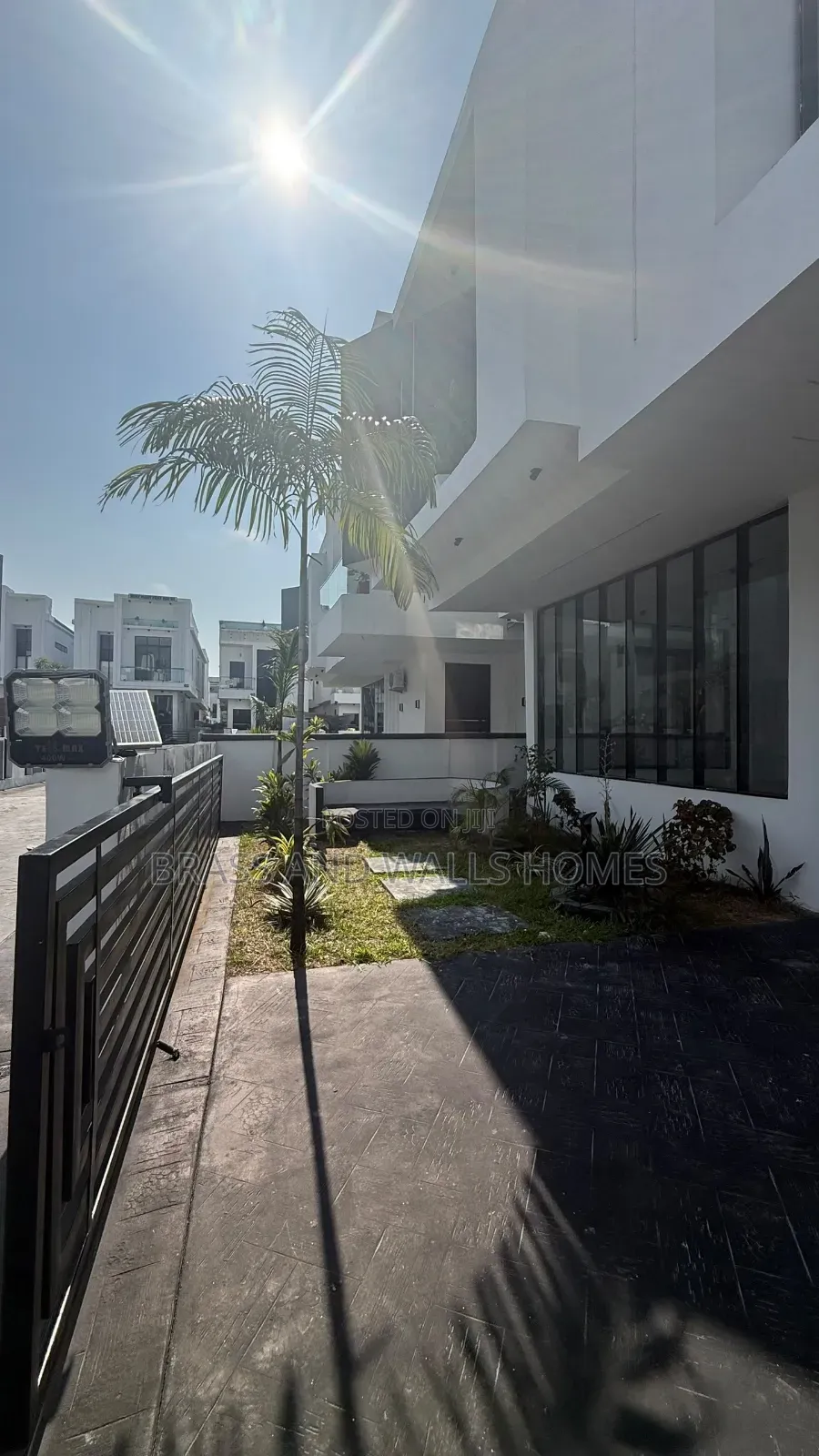 Furnished 5bdrm Duplex in Chevron for sale in Chevron