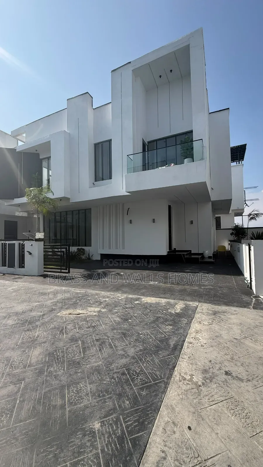 Furnished 5bdrm Duplex in Chevron for sale in Chevron