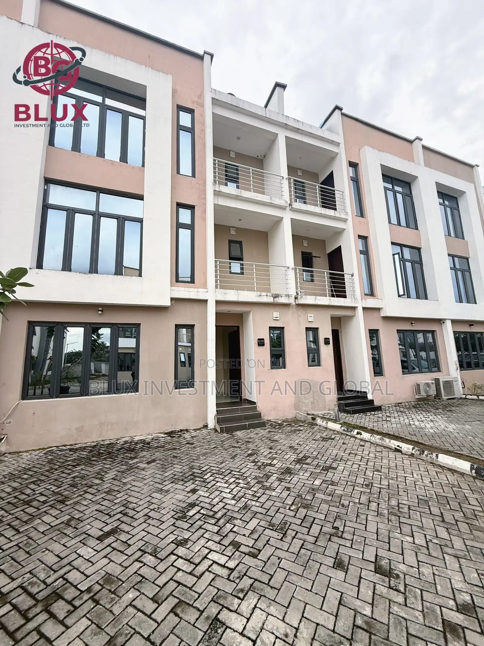 4bdrm Duplex in Off Platinum Way for sale in Osapa london