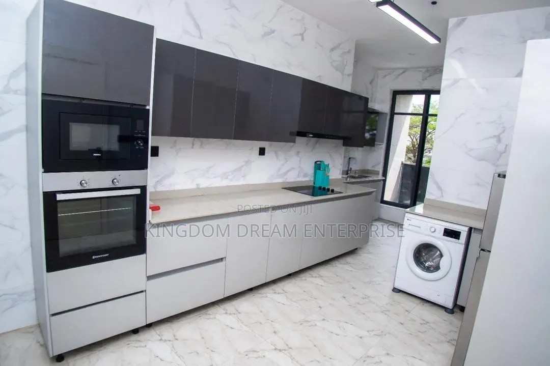 3bdrm Apartment in Ikeja Gra Lagos for sale in Ikeja GRA
