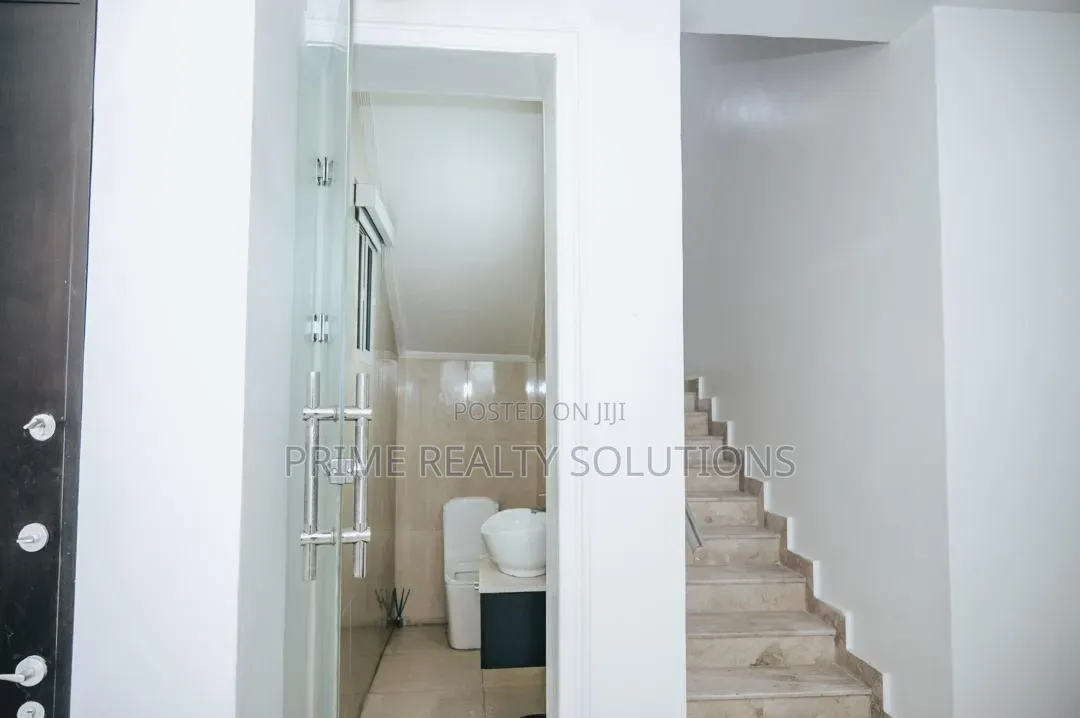 5bdrm Duplex in Banana Island for rent in Banana Island