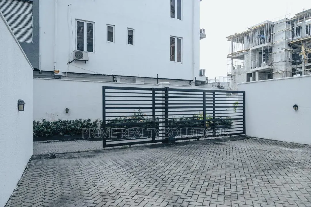 5bdrm Duplex in Banana Island for rent in Banana Island