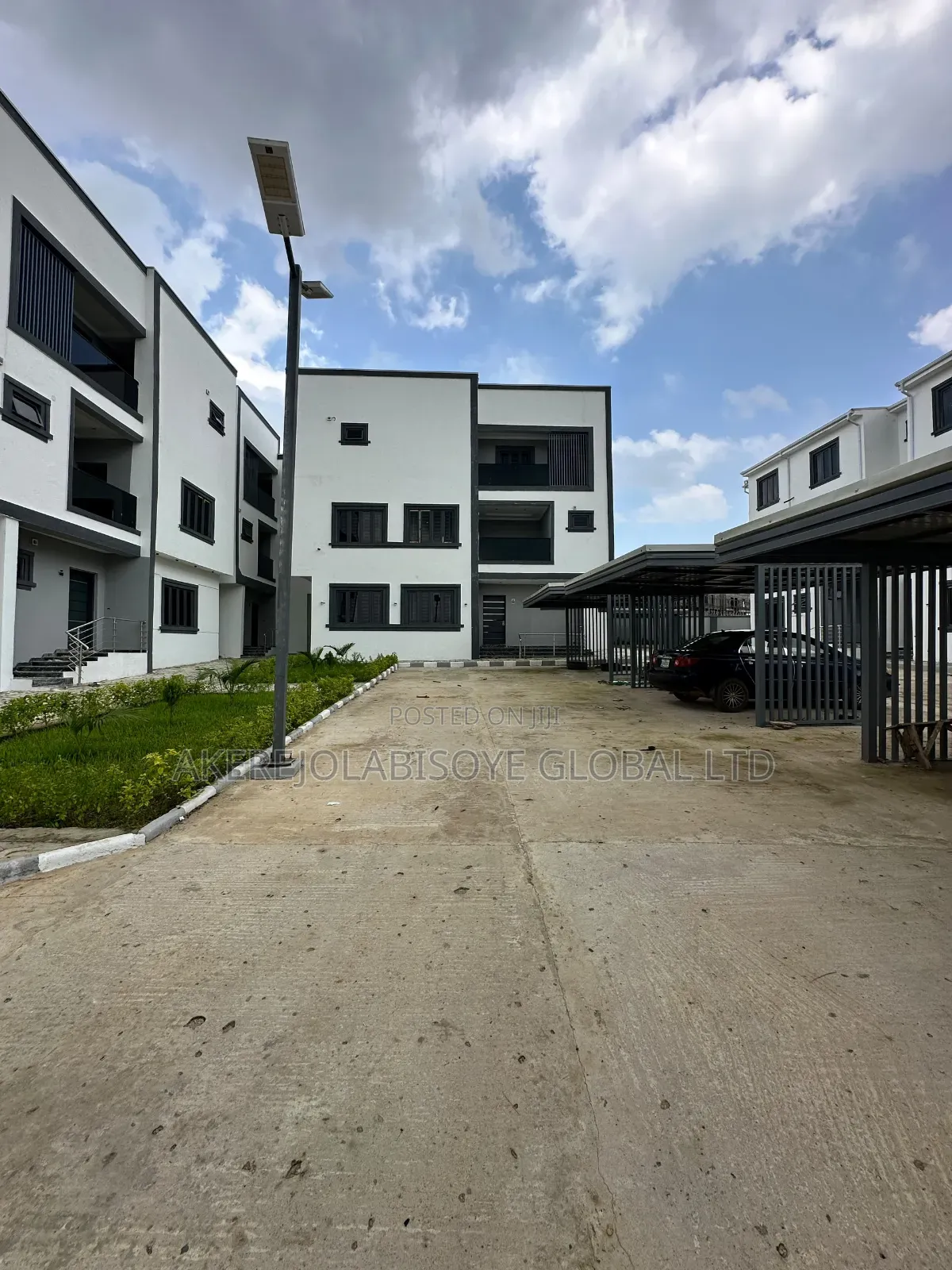 5bdrm Duplex in Before Paradise, Life Camp for rent in Life Camp