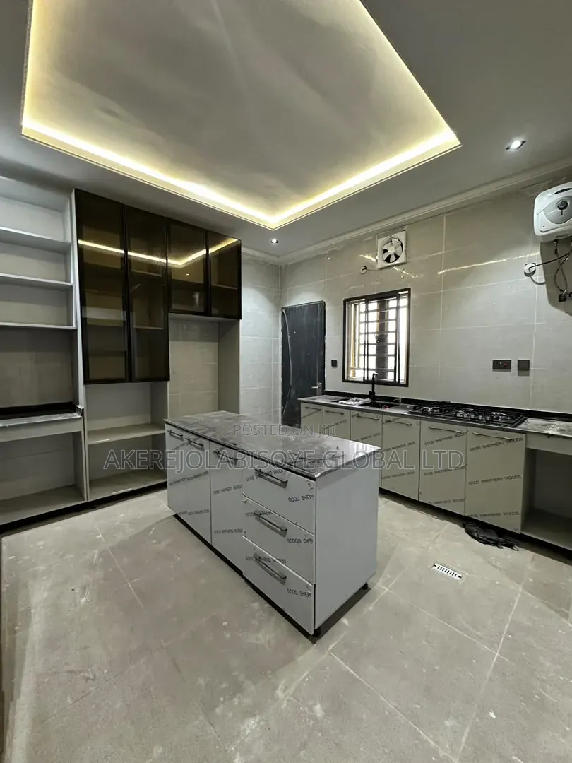 5bdrm Duplex in Before Paradise, Life Camp for rent in Life Camp