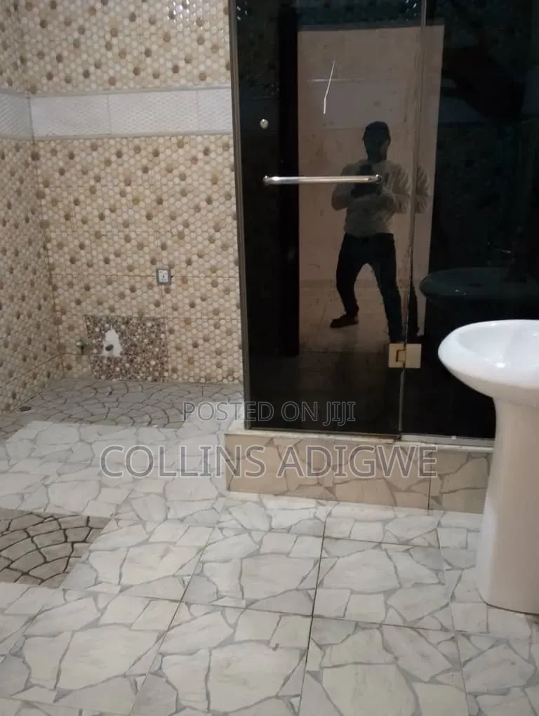 3bdrm Duplex in Lekki Phase 1 Right for rent in Lekki Phase 1