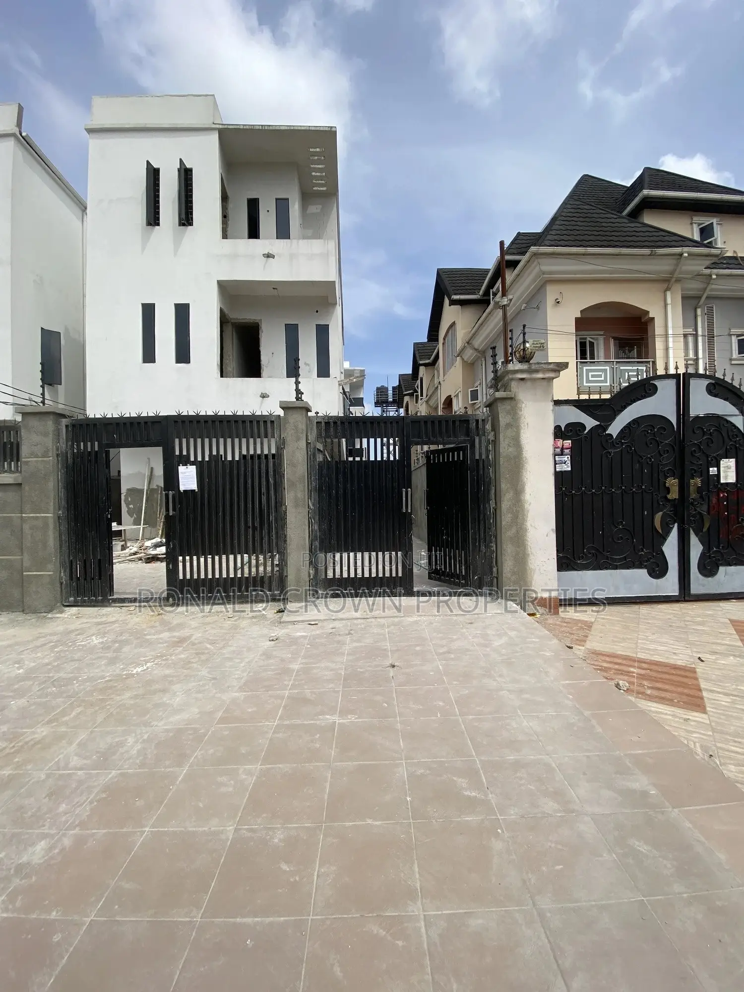 6bdrm Duplex in Apple Junction for sale in Apple Junction
