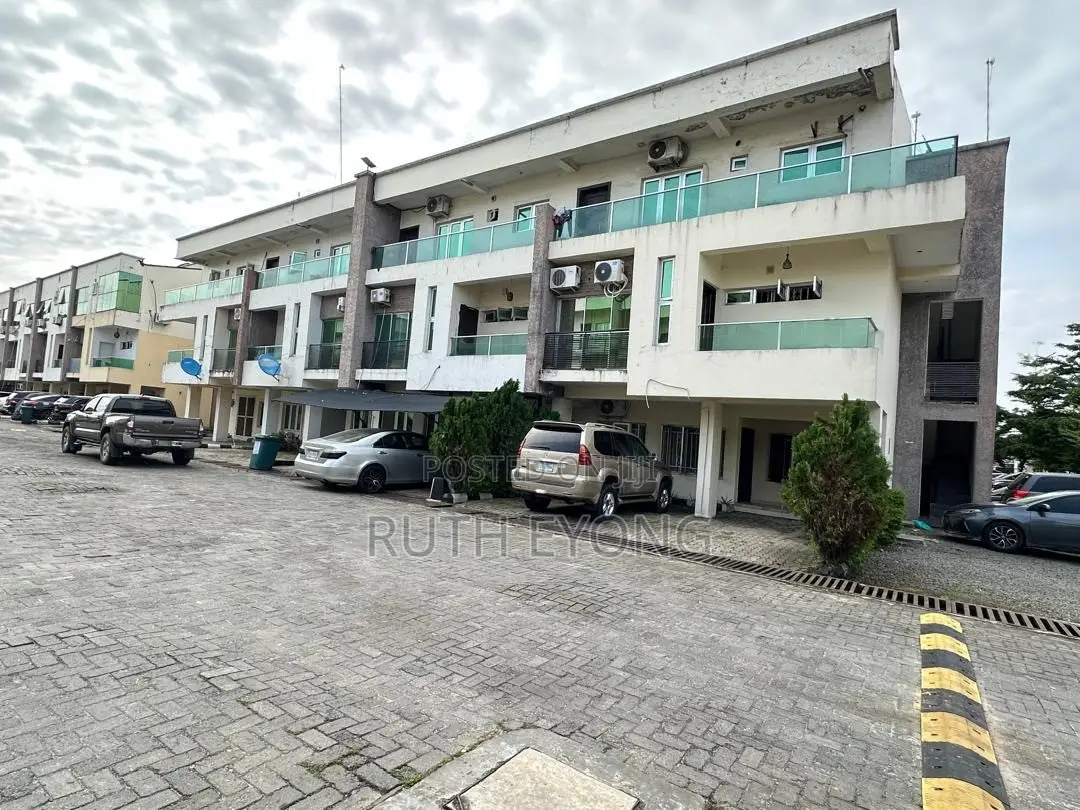 4bdrm Townhouse/Terrace in Lekki Paradise, Chevron for sale in Chevron