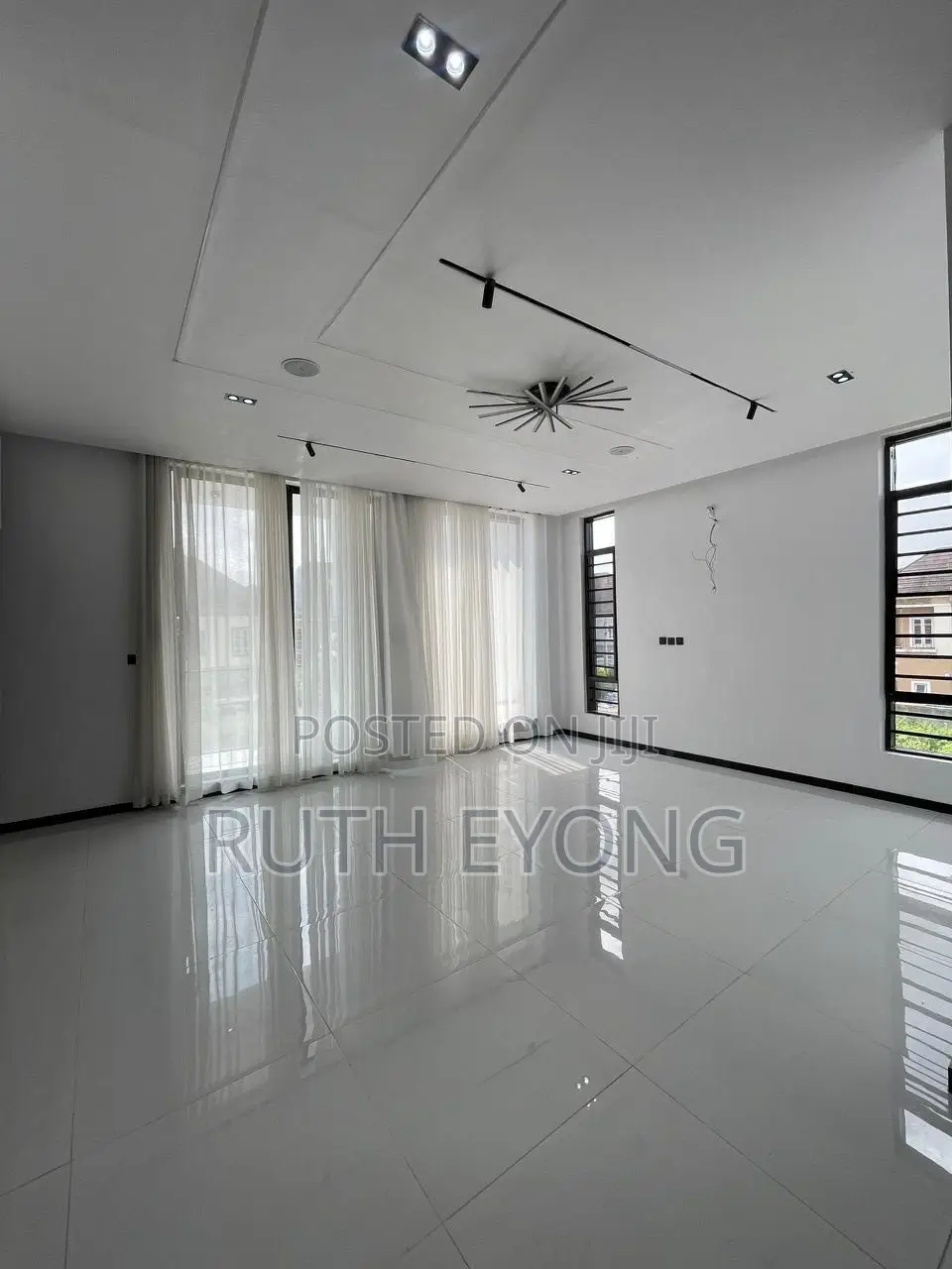 5bdrm Duplex in Ologolo for sale in Ologolo