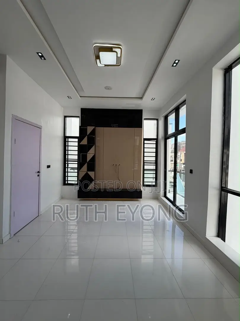 5bdrm House in Vgc Harris Drive for sale in VGC / Ajah