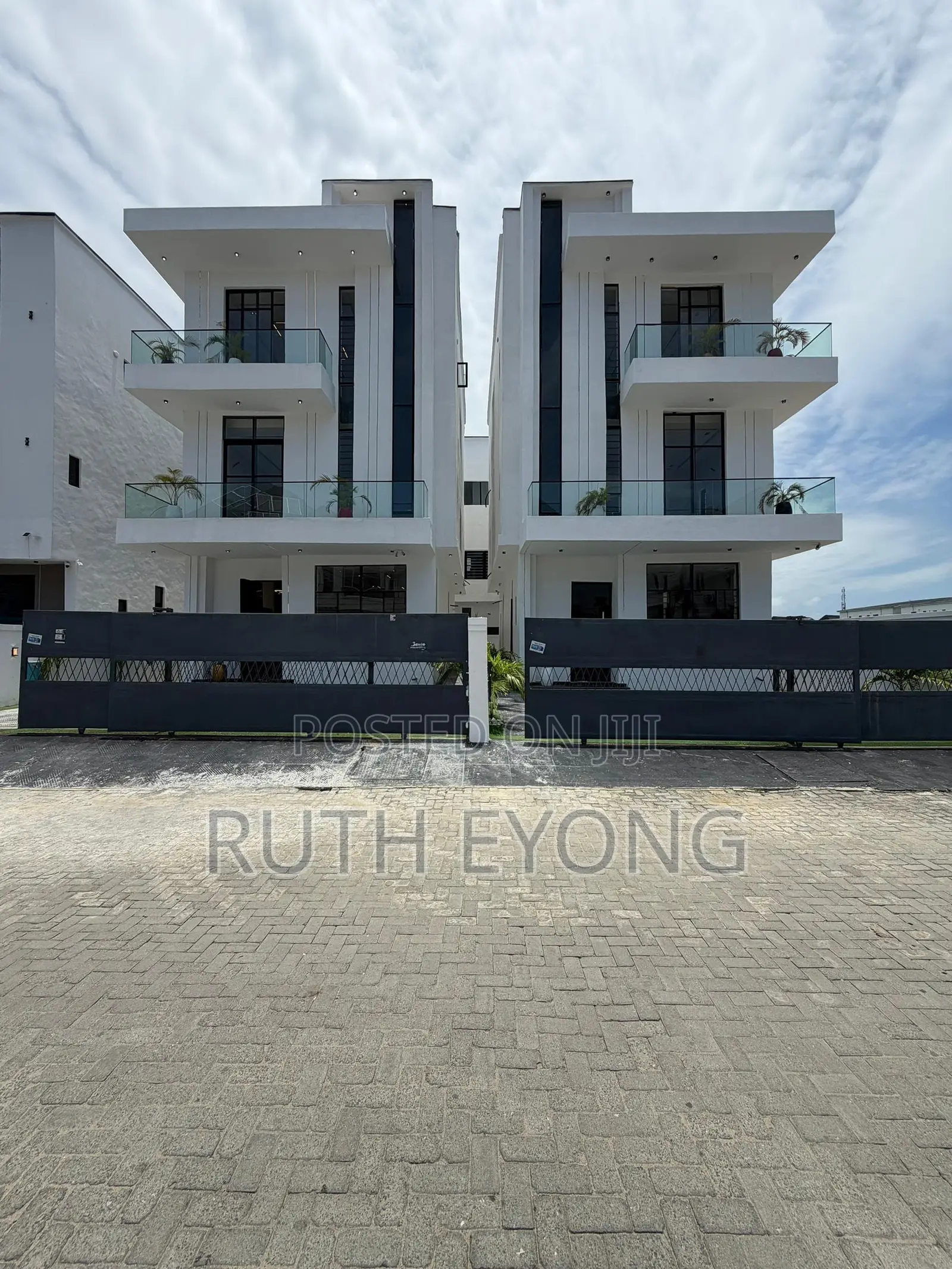 5bdrm Duplex in Orchid, Lekki Phase 1 for sale in Lekki Phase 1