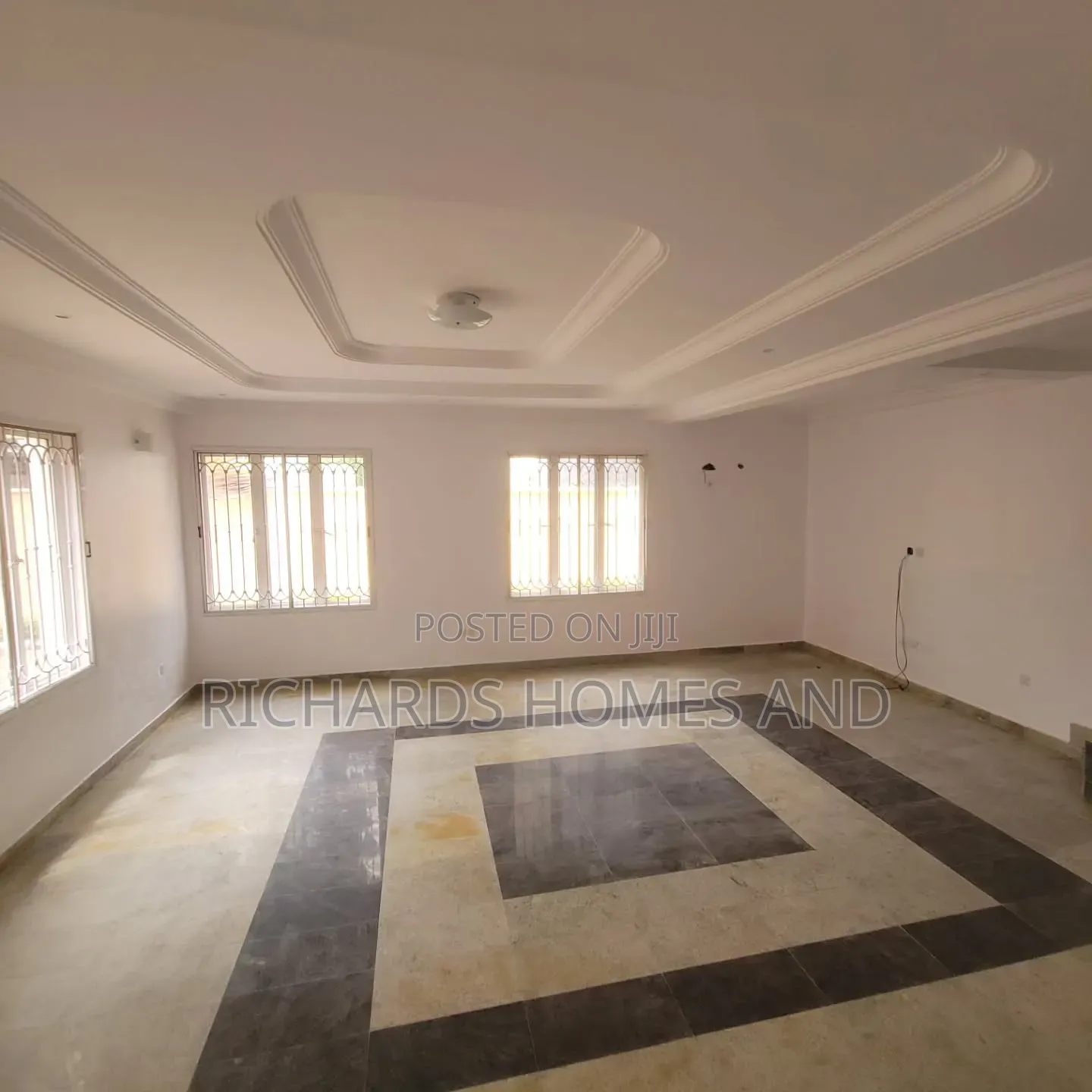 5bdrm Duplex in Banana Island for rent in Banana Island