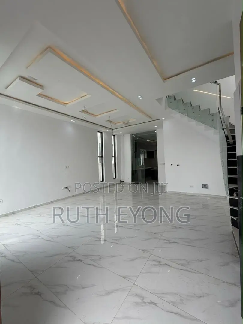 4bdrm Duplex in Chevron Lekki Lagos for sale in Chevron