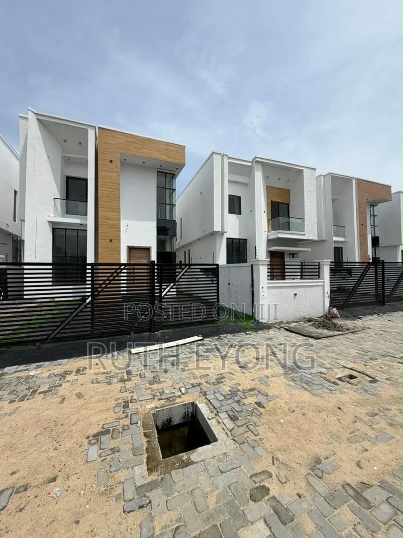 4bdrm Duplex in Chevron Lekki Lagos for sale in Chevron