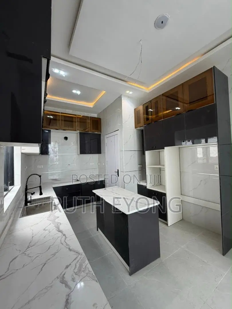 4bdrm Duplex in Chevron Lekki Lagos for sale in Chevron