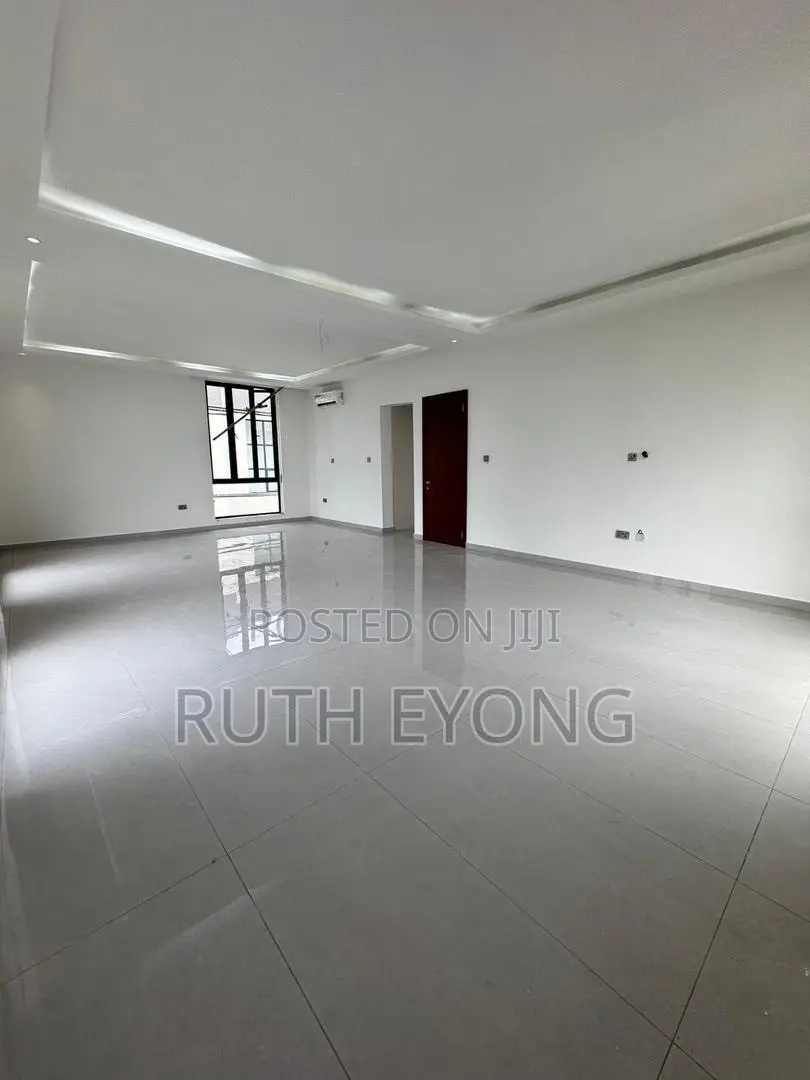 5bdrm Duplex in Banana Island for sale in Banana Island