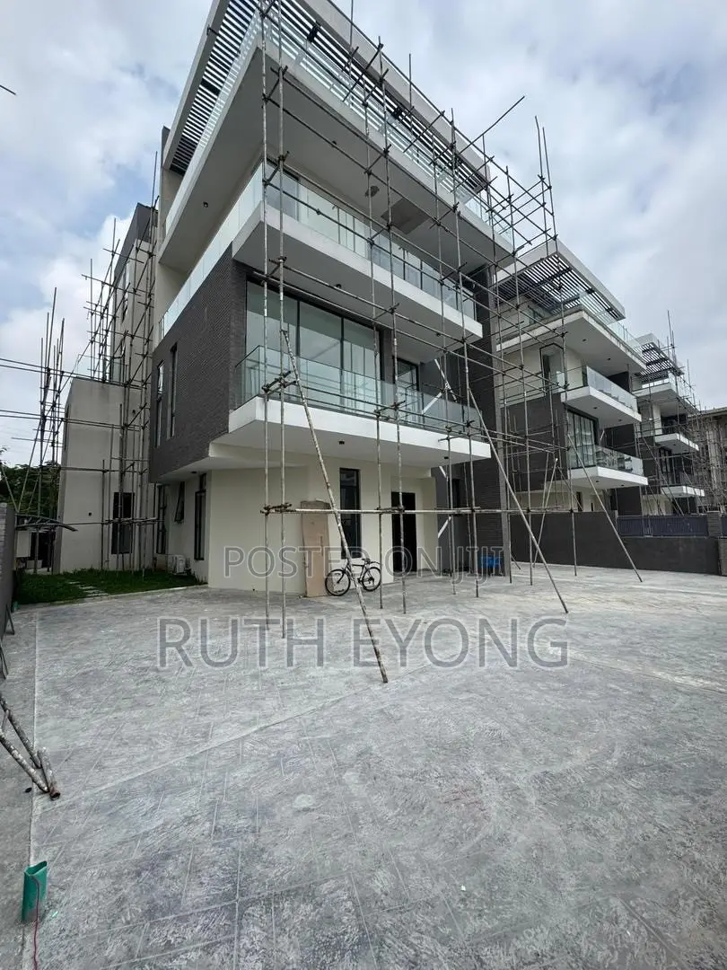 5bdrm Duplex in Banana Island for sale in Banana Island