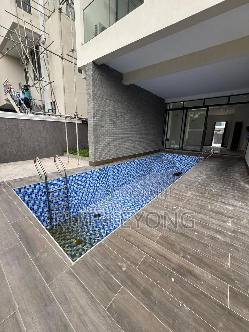 5bdrm Duplex in Banana Island for sale in Banana Island