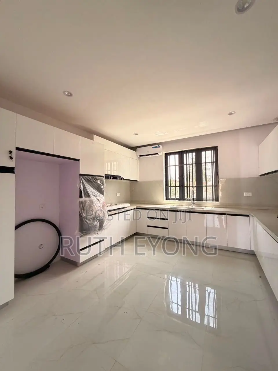 3bdrm Apartment in Ikoyi for sale in Old Ikoyi